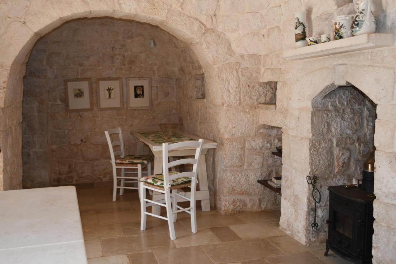 Trullo Bosco Libero Ostuniヴィラ エクステリア 写真