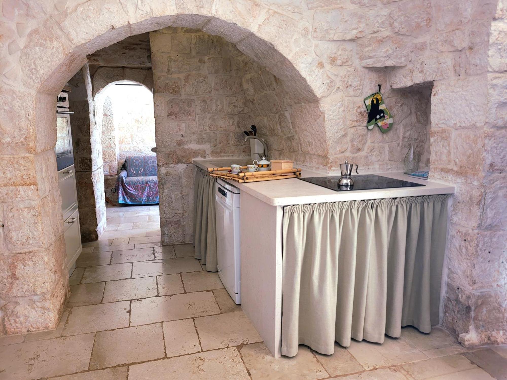 Trullo Bosco Libero Ostuniヴィラ エクステリア 写真