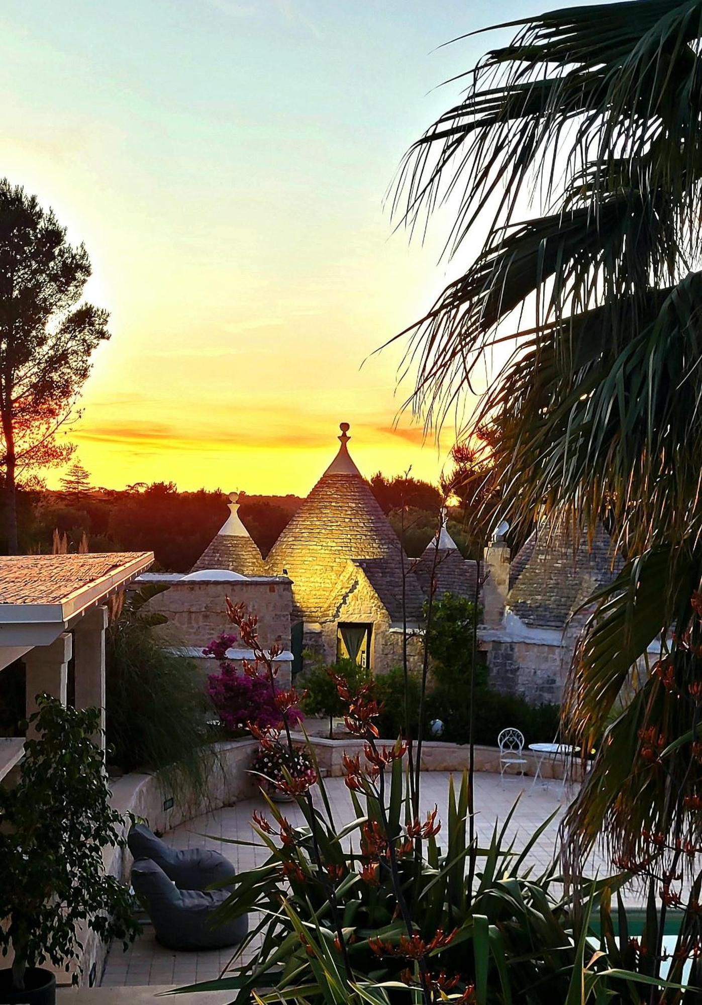 Trullo Bosco Libero Ostuniヴィラ エクステリア 写真