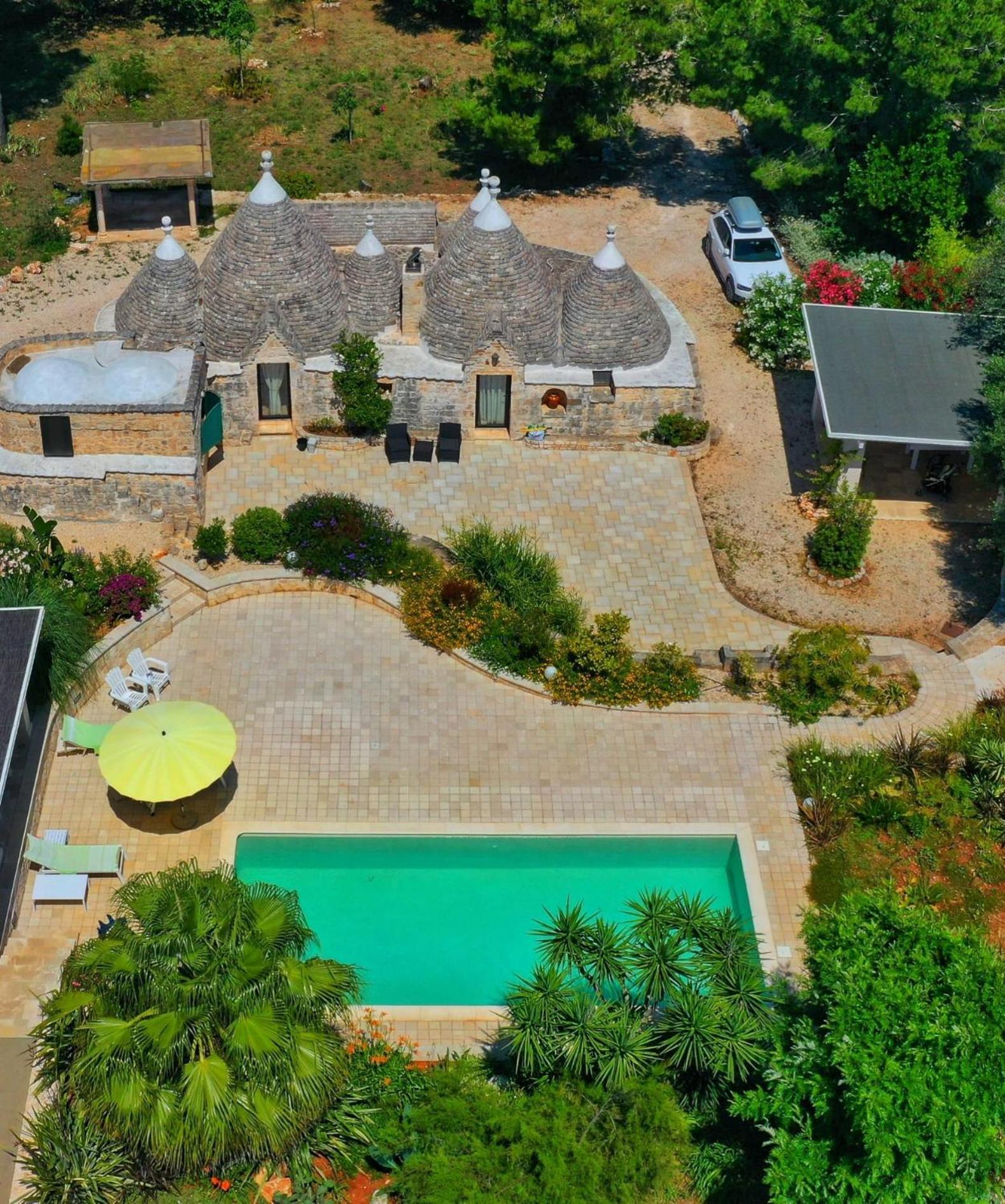 Trullo Bosco Libero Ostuniヴィラ エクステリア 写真